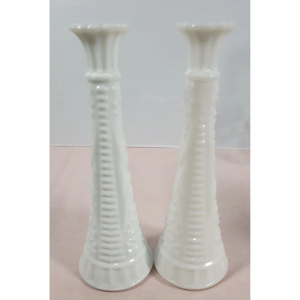 Vintage Anchor Hocking White Milk Glass Star & Bars Bud Vase 9